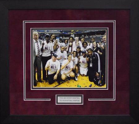 Reggie McNeal Autographed Texas A&M Aggies 8x10 Framed Photograph (Horizontal)